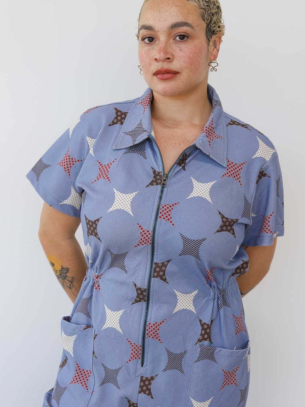 Short-Sleeve Zip-Front Lavender Patterned Jumpsuit - Picture 2 of 5